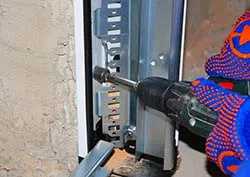 Cranston United Garage Door Service Cranston, RI 401-293-0640 - installation-side